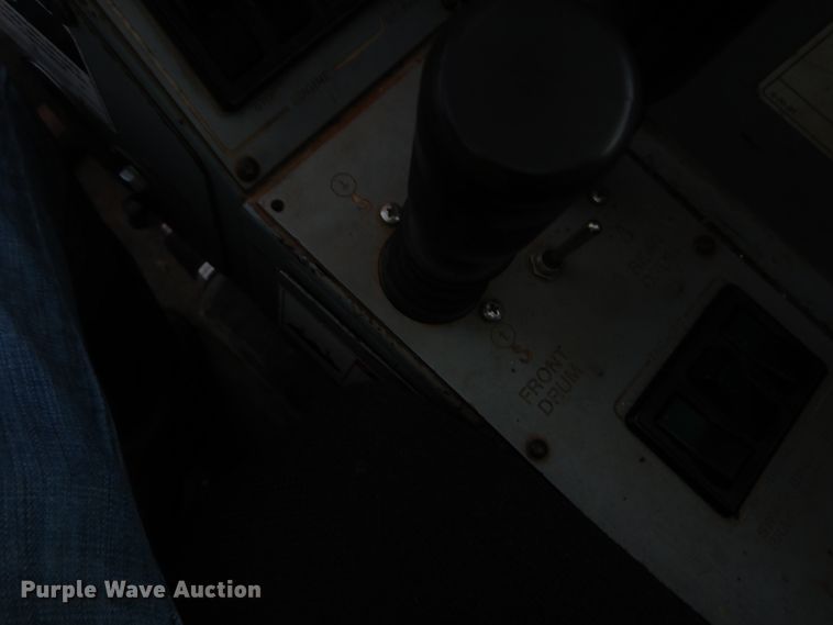 image for item IV9523 1992 Manitowoc M65W  crane