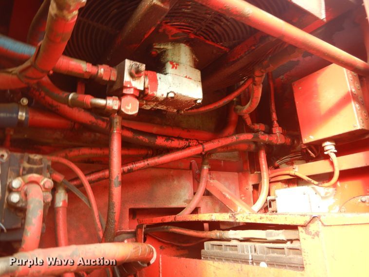 image for item IV9523 1992 Manitowoc M65W  crane