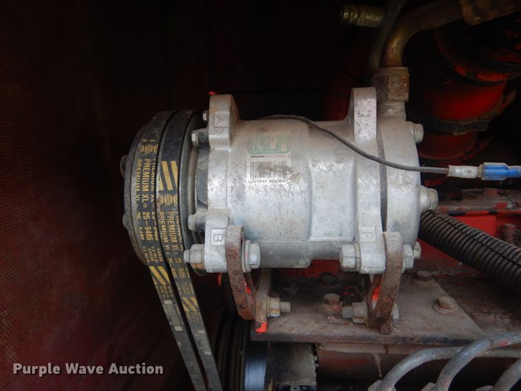 image for item IV9523 1992 Manitowoc M65W  crane