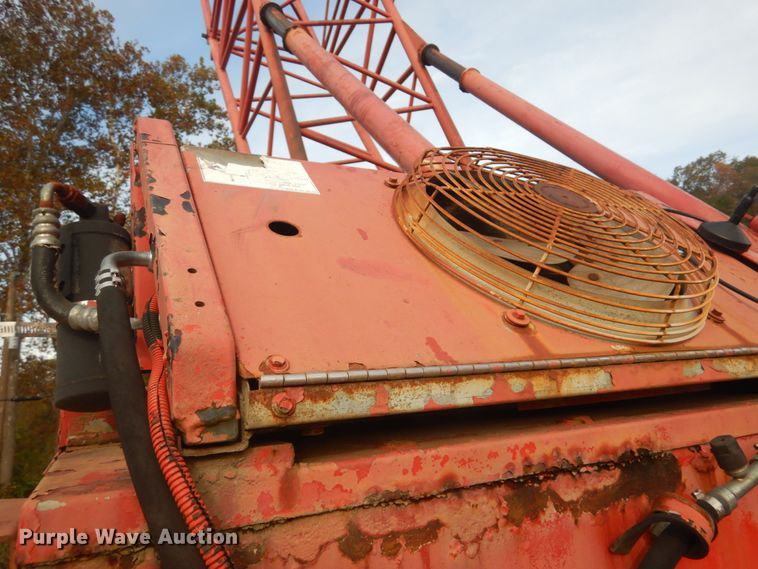 image for item IV9523 1992 Manitowoc M65W  crane