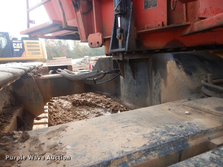 image for item IV9523 1992 Manitowoc M65W  crane