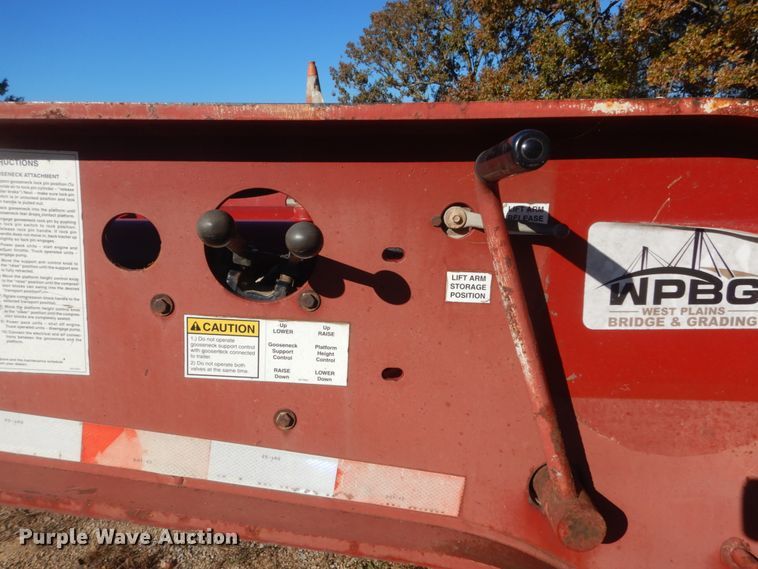 image for item IV9527 2003 Etnyre RTN55ETD3-PS-T1  lowboy equipment trailer