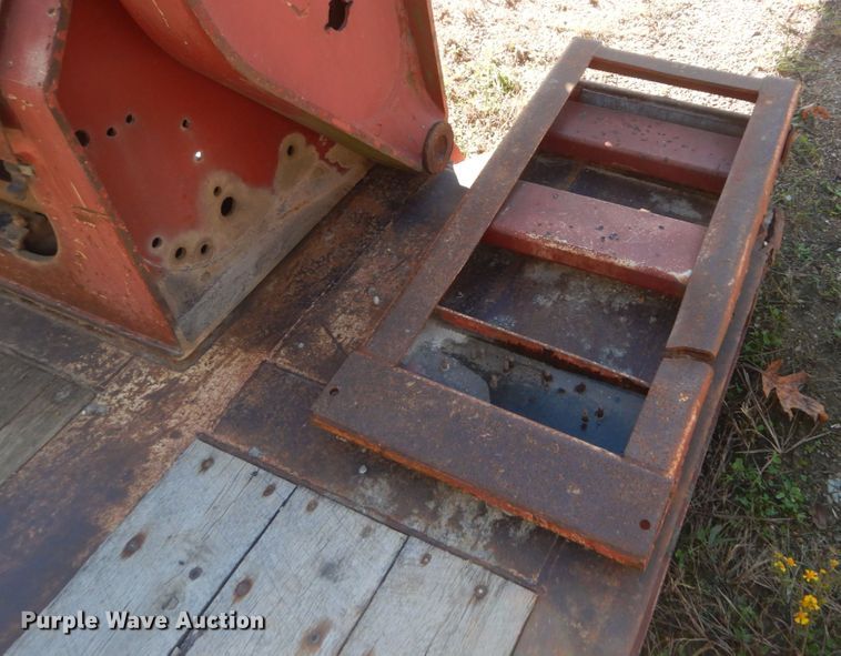 image for item IV9527 2003 Etnyre RTN55ETD3-PS-T1  lowboy equipment trailer