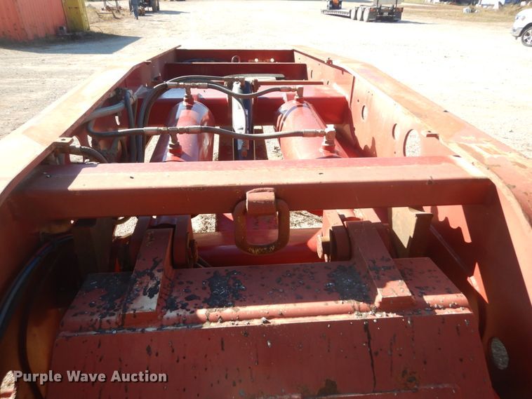 image for item IV9527 2003 Etnyre RTN55ETD3-PS-T1  lowboy equipment trailer