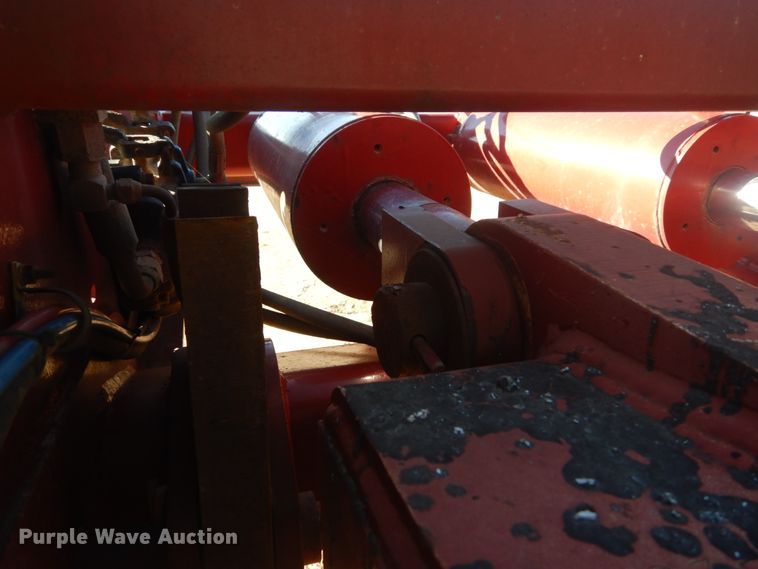 image for item IV9527 2003 Etnyre RTN55ETD3-PS-T1  lowboy equipment trailer