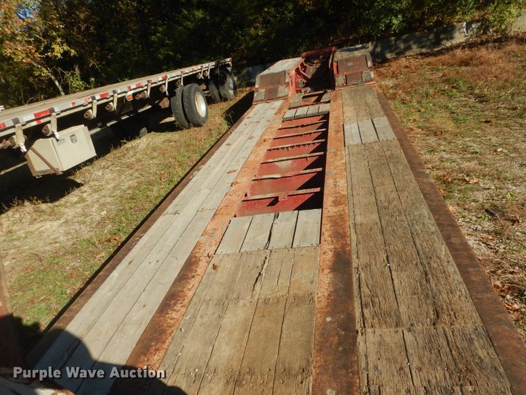 image for item IV9527 2003 Etnyre RTN55ETD3-PS-T1  lowboy equipment trailer