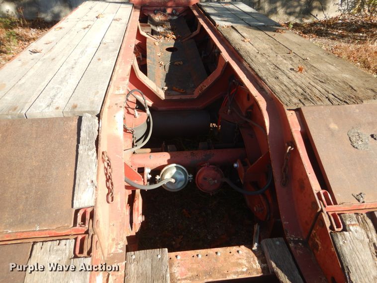 image for item IV9527 2003 Etnyre RTN55ETD3-PS-T1  lowboy equipment trailer