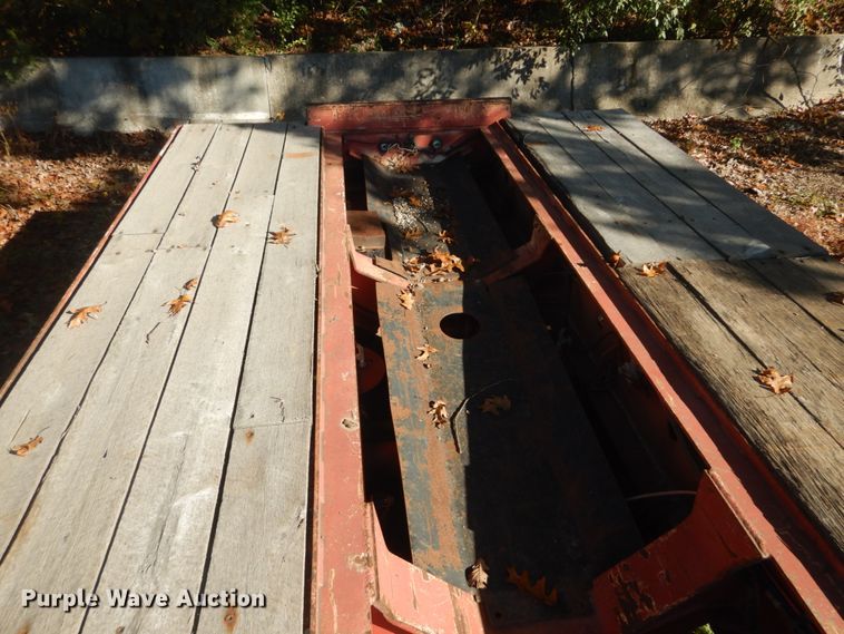 image for item IV9527 2003 Etnyre RTN55ETD3-PS-T1  lowboy equipment trailer