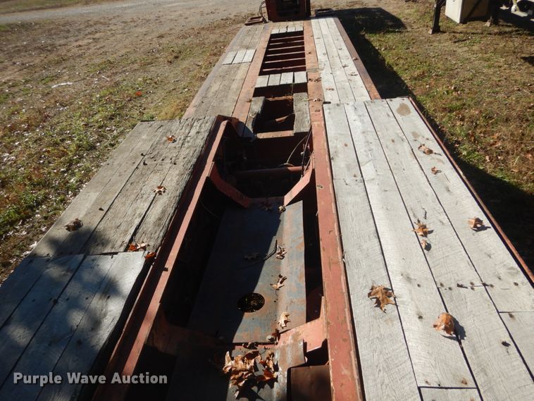image for item IV9527 2003 Etnyre RTN55ETD3-PS-T1  lowboy equipment trailer