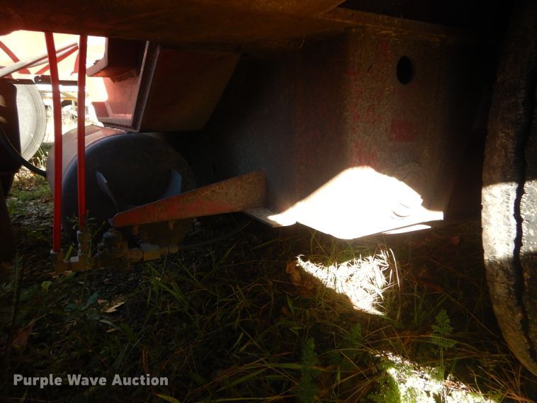 image for item IV9527 2003 Etnyre RTN55ETD3-PS-T1  lowboy equipment trailer