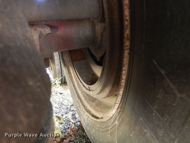 image for item IV9527 2003 Etnyre RTN55ETD3-PS-T1  lowboy equipment trailer