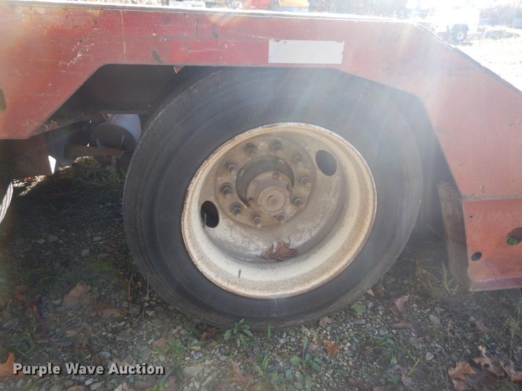 image for item IV9527 2003 Etnyre RTN55ETD3-PS-T1  lowboy equipment trailer