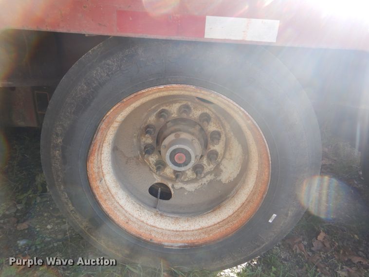 image for item IV9527 2003 Etnyre RTN55ETD3-PS-T1  lowboy equipment trailer