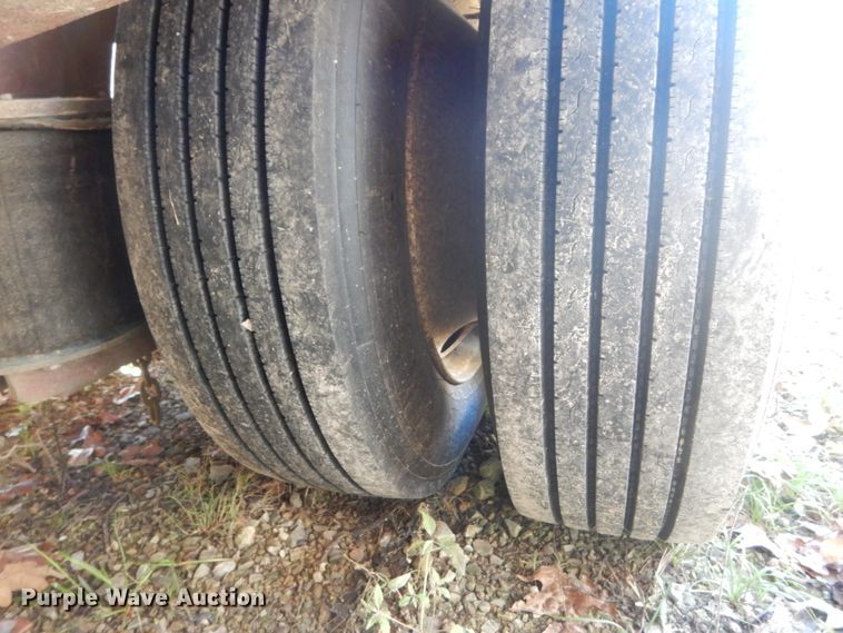 image for item IV9527 2003 Etnyre RTN55ETD3-PS-T1  lowboy equipment trailer