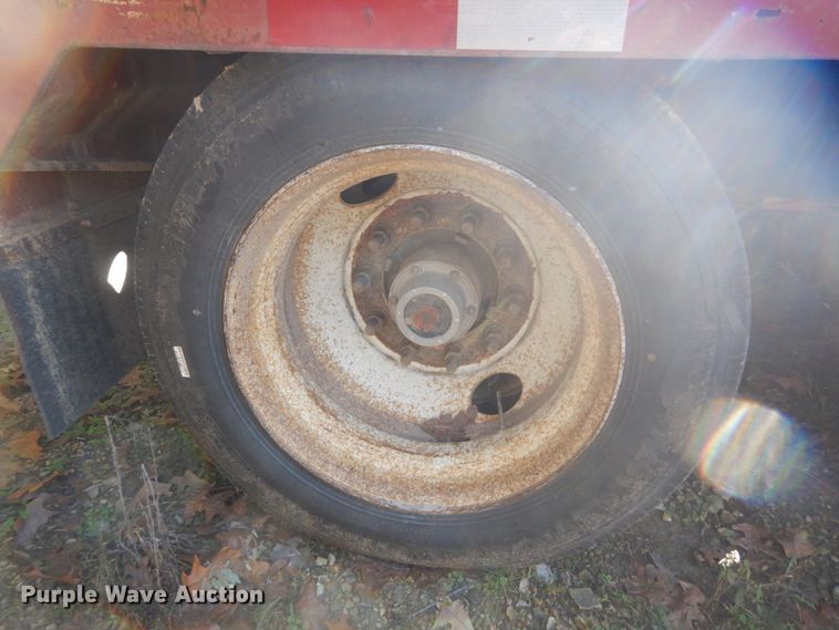 image for item IV9527 2003 Etnyre RTN55ETD3-PS-T1  lowboy equipment trailer