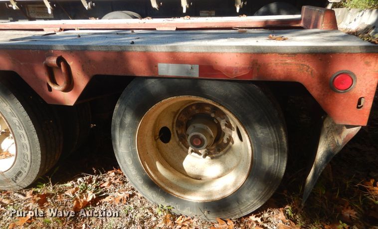 image for item IV9527 2003 Etnyre RTN55ETD3-PS-T1  lowboy equipment trailer