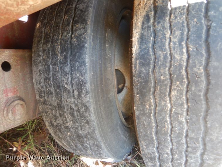 image for item IV9527 2003 Etnyre RTN55ETD3-PS-T1  lowboy equipment trailer