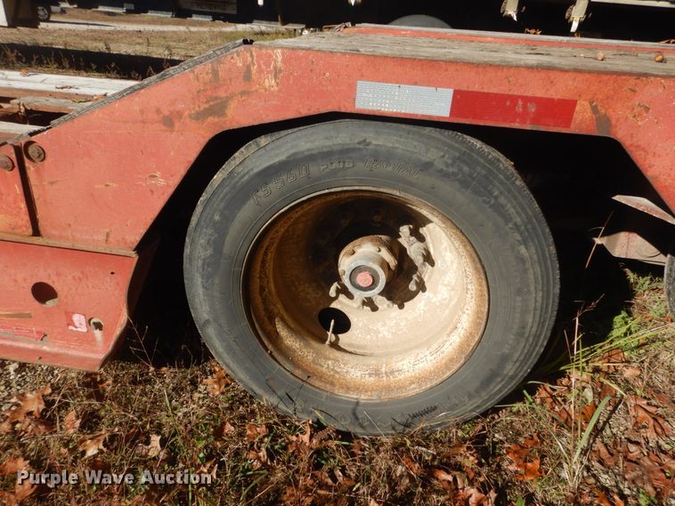 image for item IV9527 2003 Etnyre RTN55ETD3-PS-T1  lowboy equipment trailer
