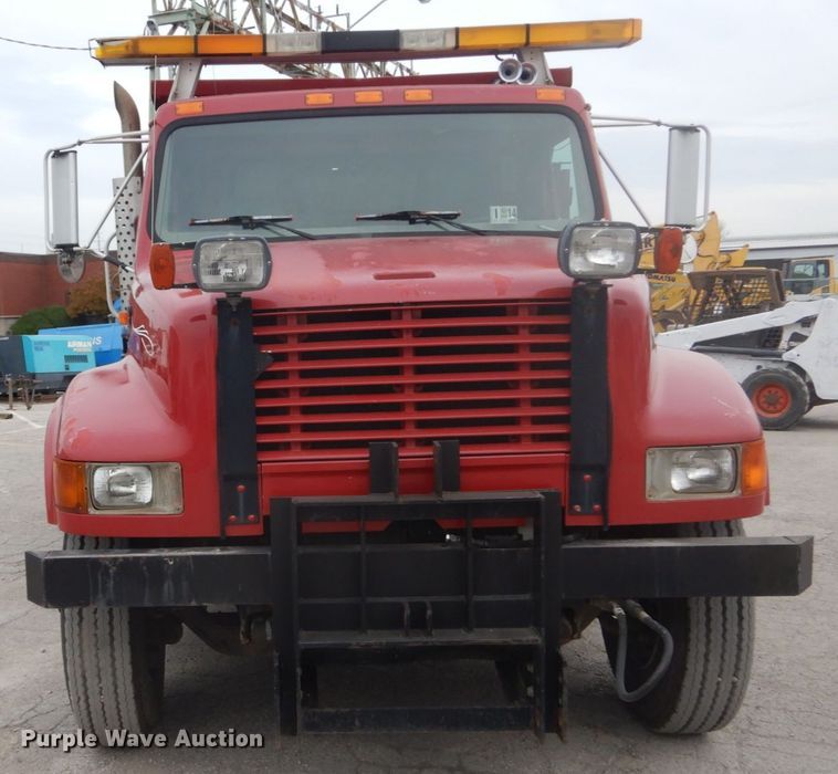 image for item IV9542 1999 International 4900  dump truck