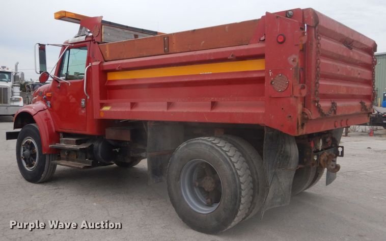 image for item IV9542 1999 International 4900  dump truck