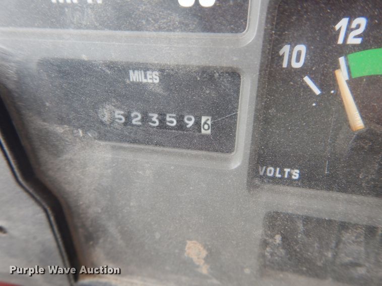 image for item IV9542 1999 International 4900  dump truck