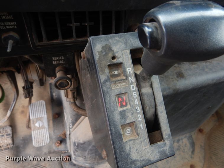 image for item IV9542 1999 International 4900  dump truck