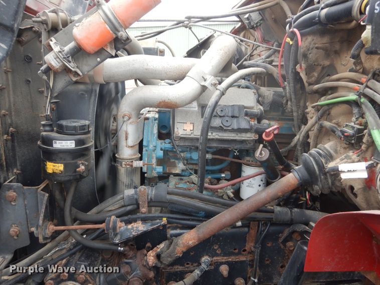 image for item IV9542 1999 International 4900  dump truck