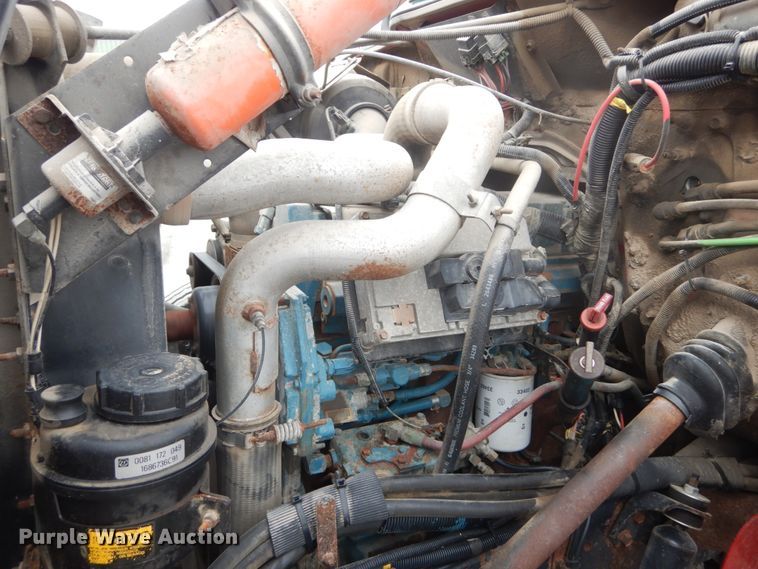 image for item IV9542 1999 International 4900  dump truck