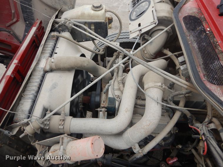 image for item IV9542 1999 International 4900  dump truck