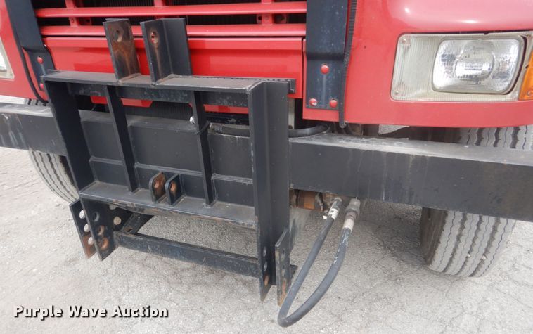 image for item IV9542 1999 International 4900  dump truck