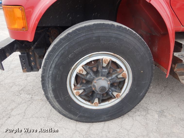 image for item IV9542 1999 International 4900  dump truck