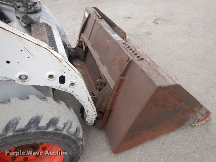 image for item IV9543 2005 Bobcat S150  skid steer loader