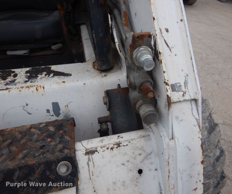 image for item IV9543 2005 Bobcat S150  skid steer loader