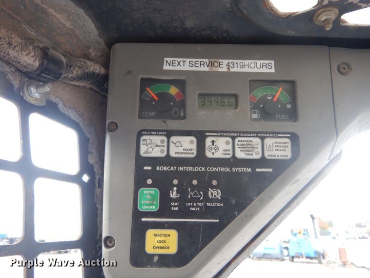 image for item IV9543 2005 Bobcat S150  skid steer loader