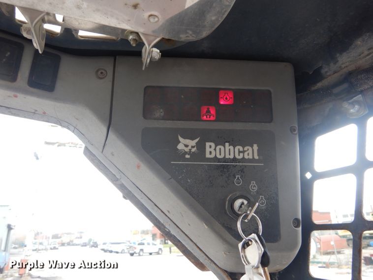image for item IV9543 2005 Bobcat S150  skid steer loader