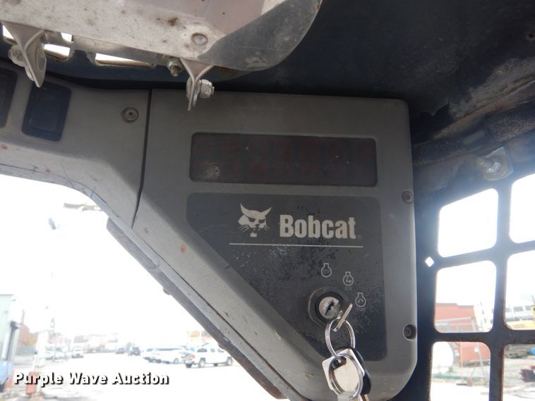 image for item IV9543 2005 Bobcat S150  skid steer loader