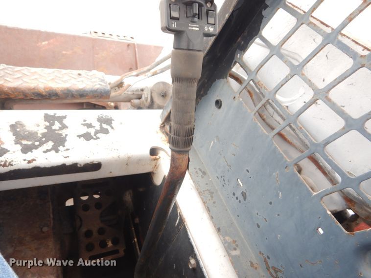 image for item IV9543 2005 Bobcat S150  skid steer loader