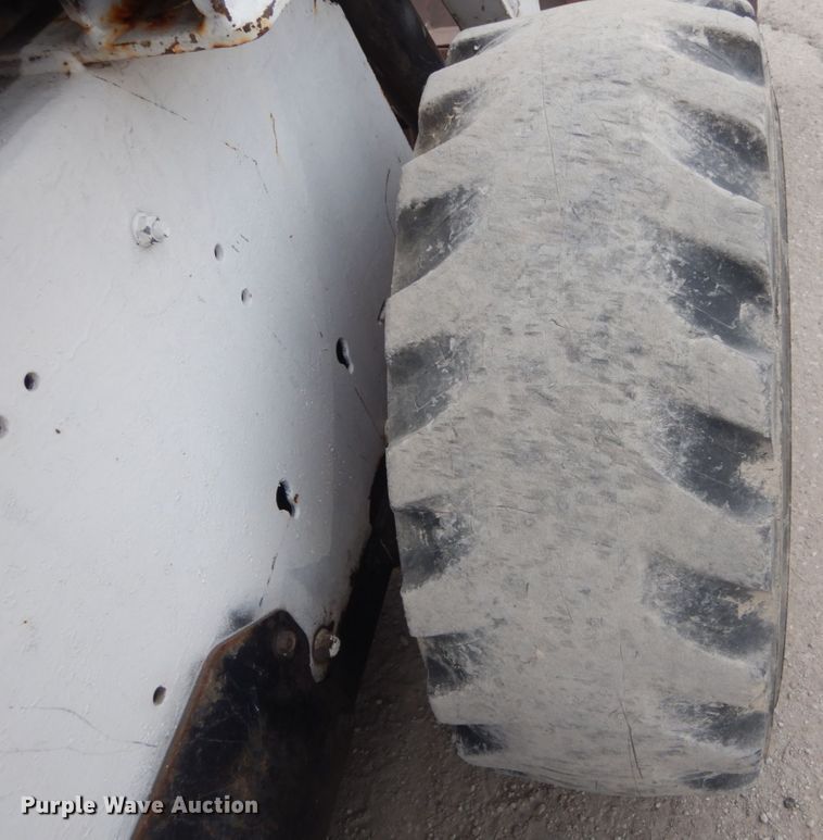 image for item IV9543 2005 Bobcat S150  skid steer loader