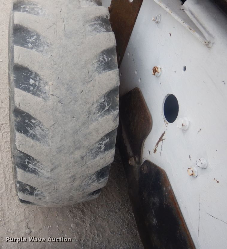 image for item IV9543 2005 Bobcat S150  skid steer loader