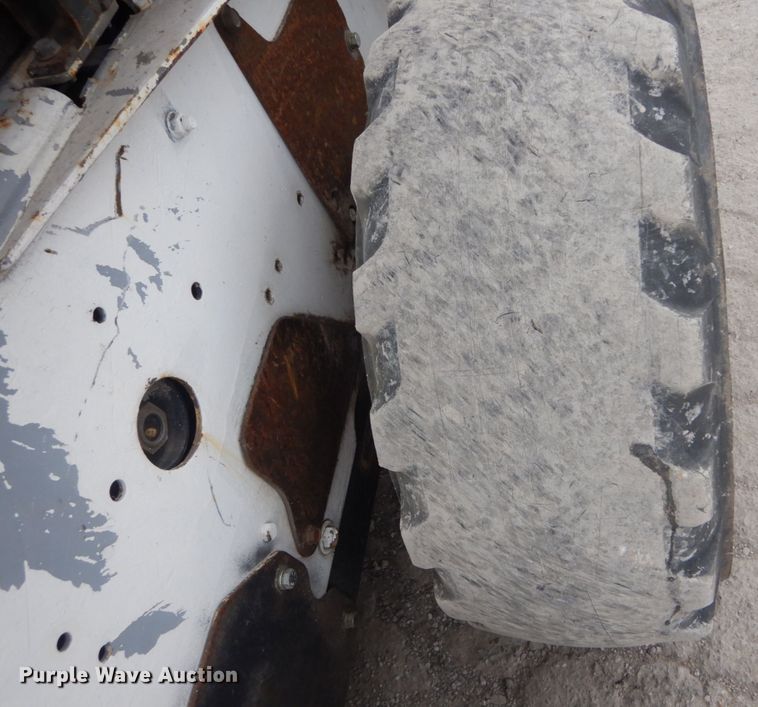 image for item IV9543 2005 Bobcat S150  skid steer loader