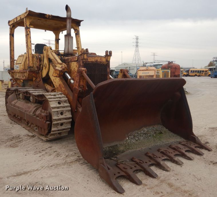 image for item IV9545 1973 Caterpillar 977L  track loader