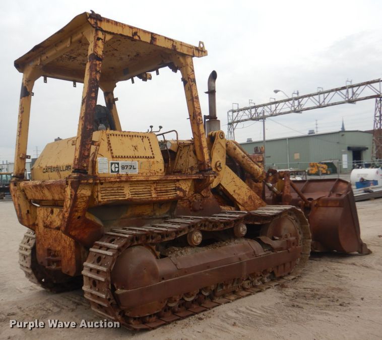 image for item IV9545 1973 Caterpillar 977L  track loader