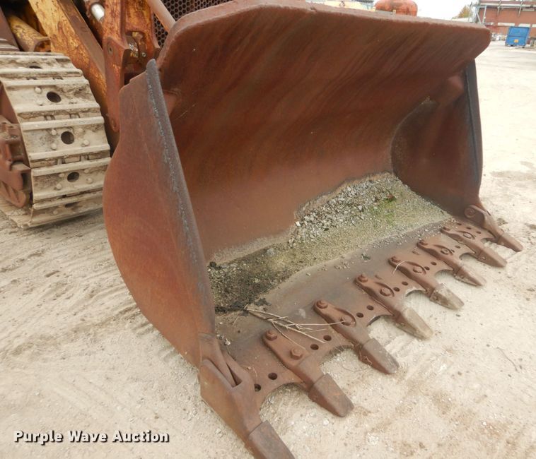 image for item IV9545 1973 Caterpillar 977L  track loader