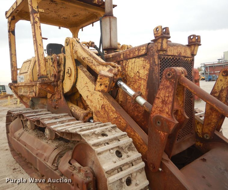 image for item IV9545 1973 Caterpillar 977L  track loader