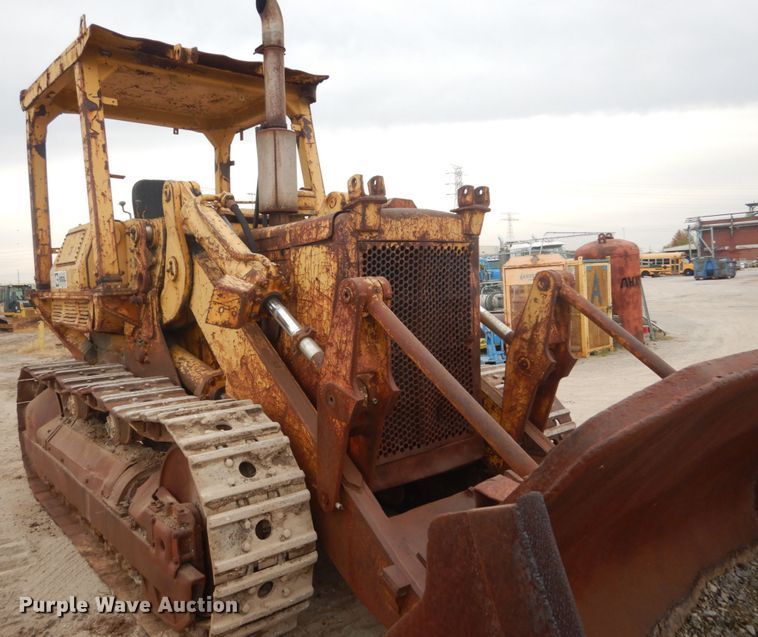 image for item IV9545 1973 Caterpillar 977L  track loader