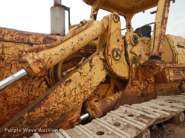 image for item IV9545 1973 Caterpillar 977L  track loader