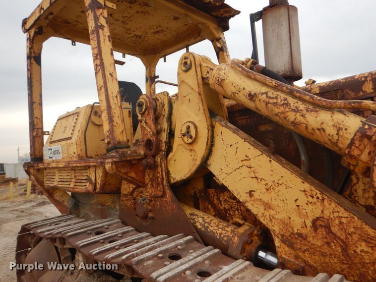 image for item IV9545 1973 Caterpillar 977L  track loader
