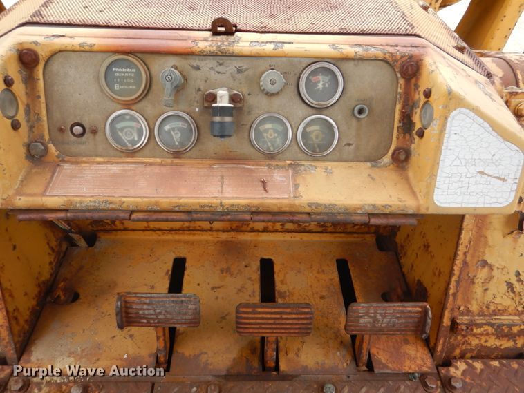 image for item IV9545 1973 Caterpillar 977L  track loader