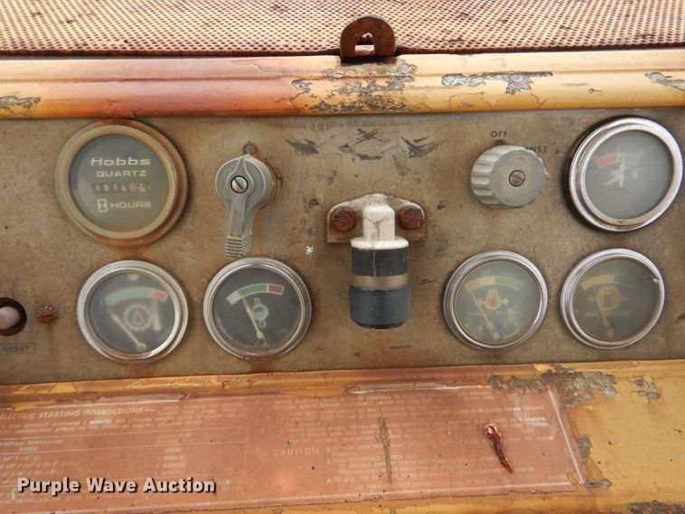 image for item IV9545 1973 Caterpillar 977L  track loader