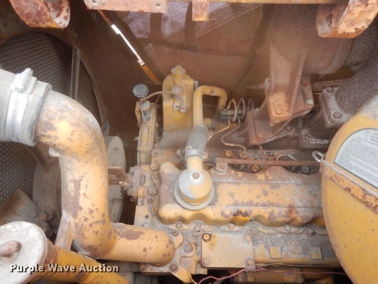 image for item IV9545 1973 Caterpillar 977L  track loader